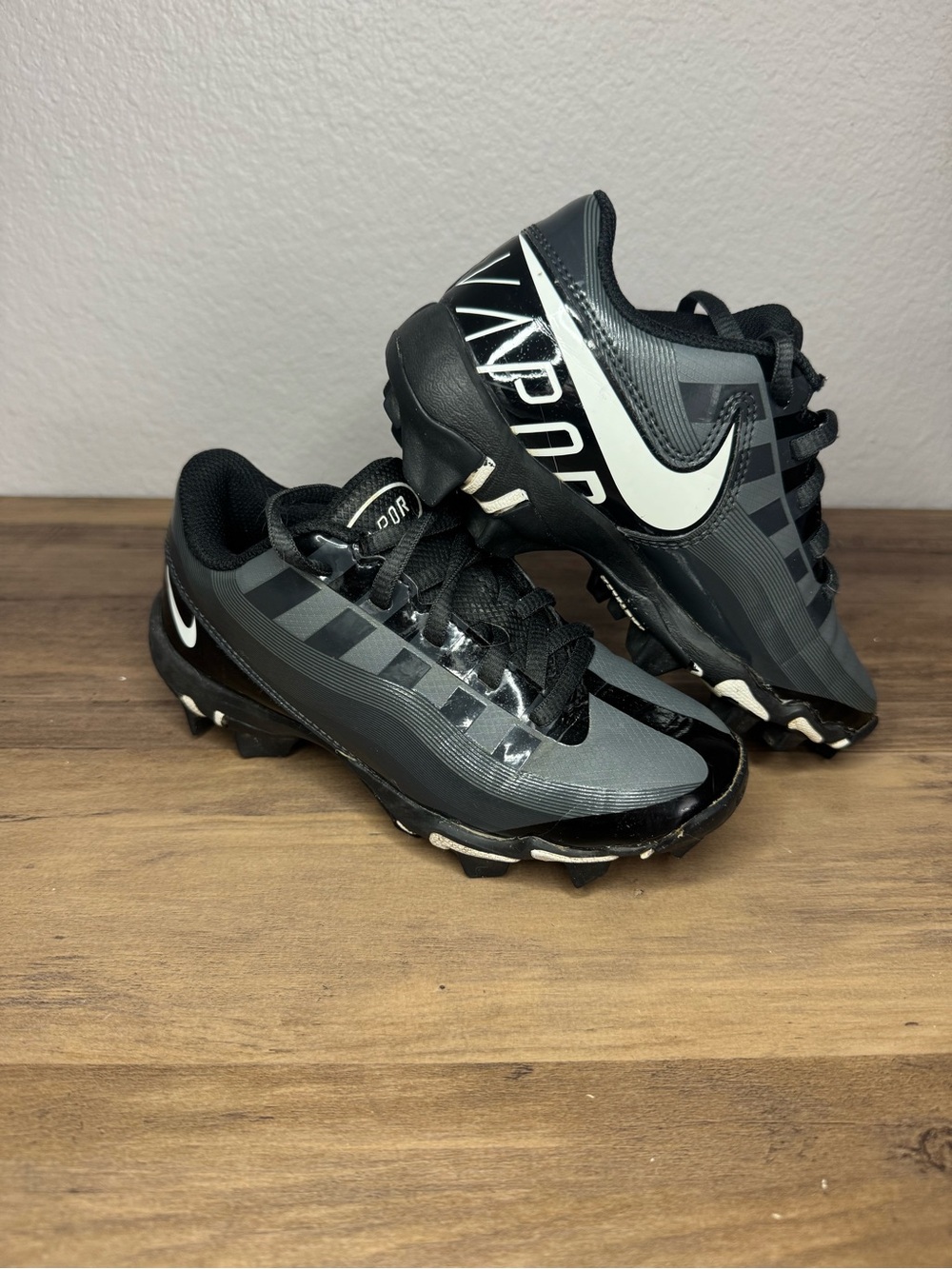 Nike Gray and Black Vapor Baseball Cleats